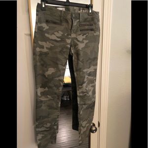 Gap size 27 camouflage skinny denim
